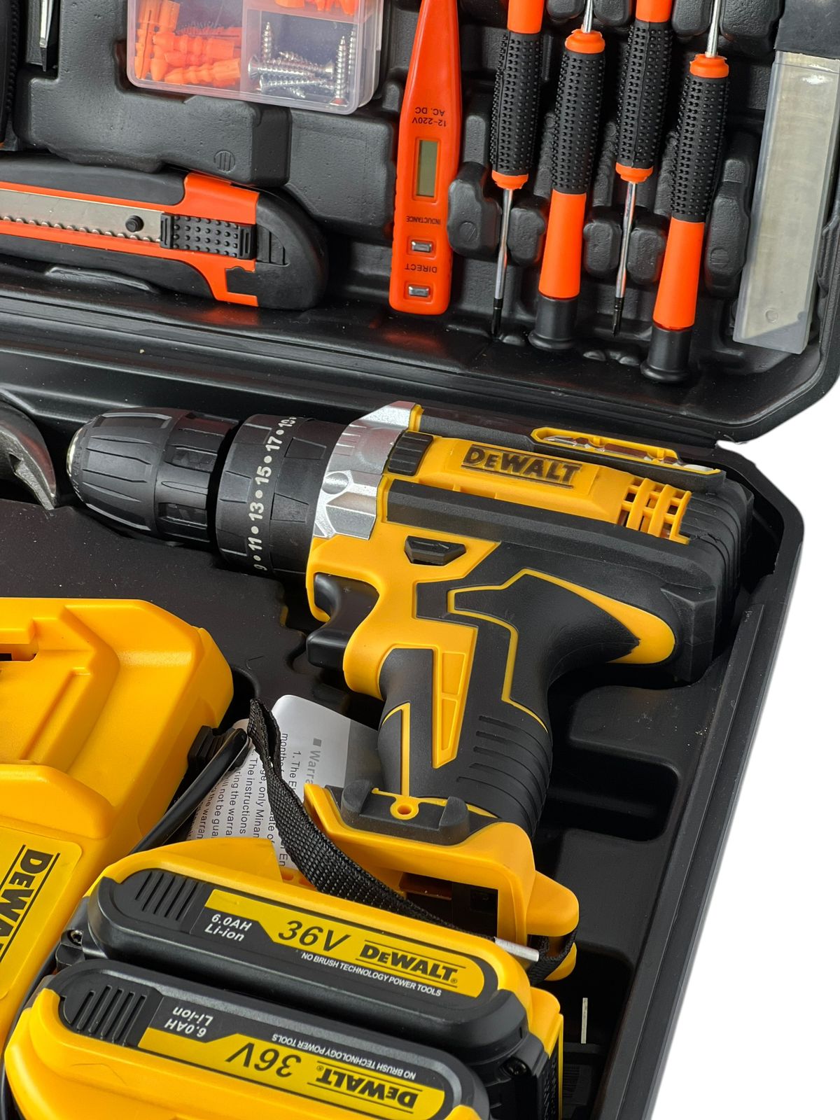 Taladro percutor PREMIUM + kit de herramienta para trabajo pesado